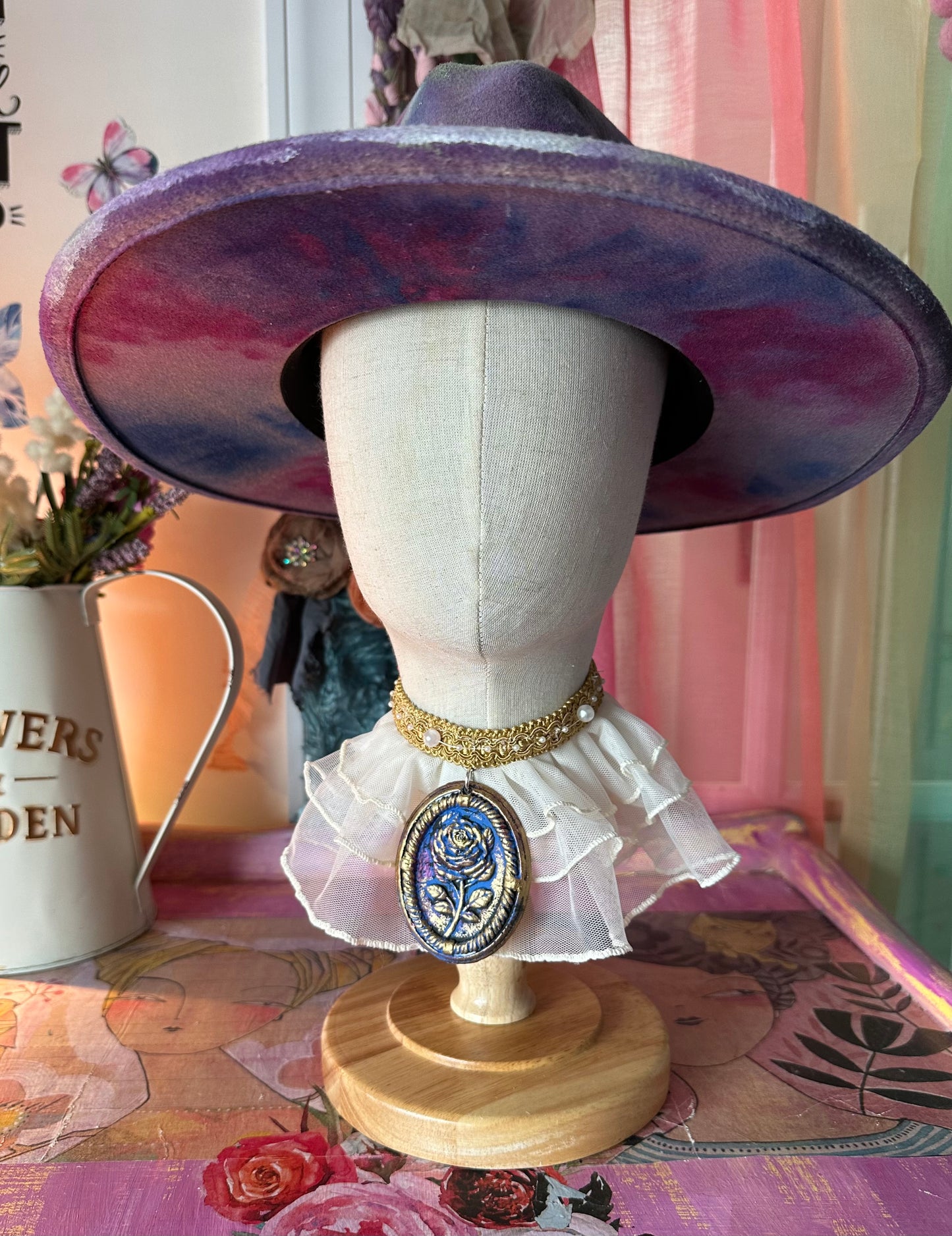 Royalty Choker