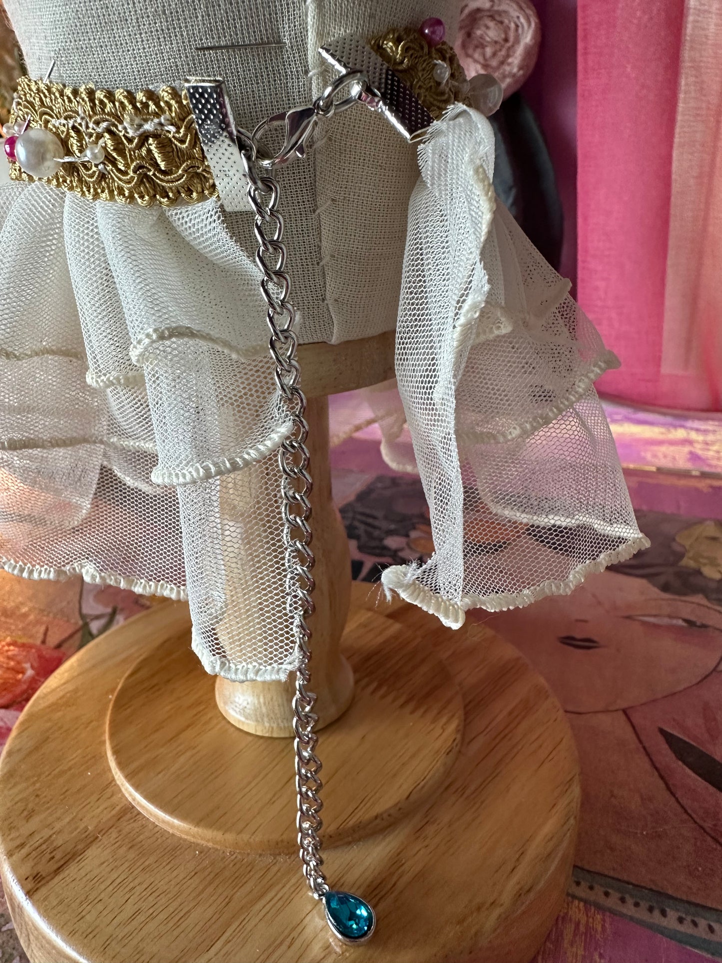 Royalty Choker