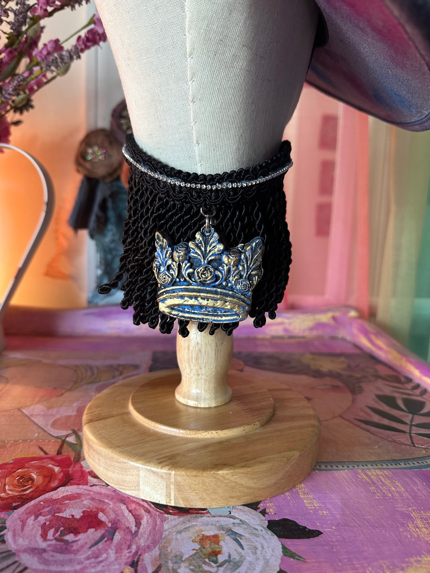 Royalty Choker