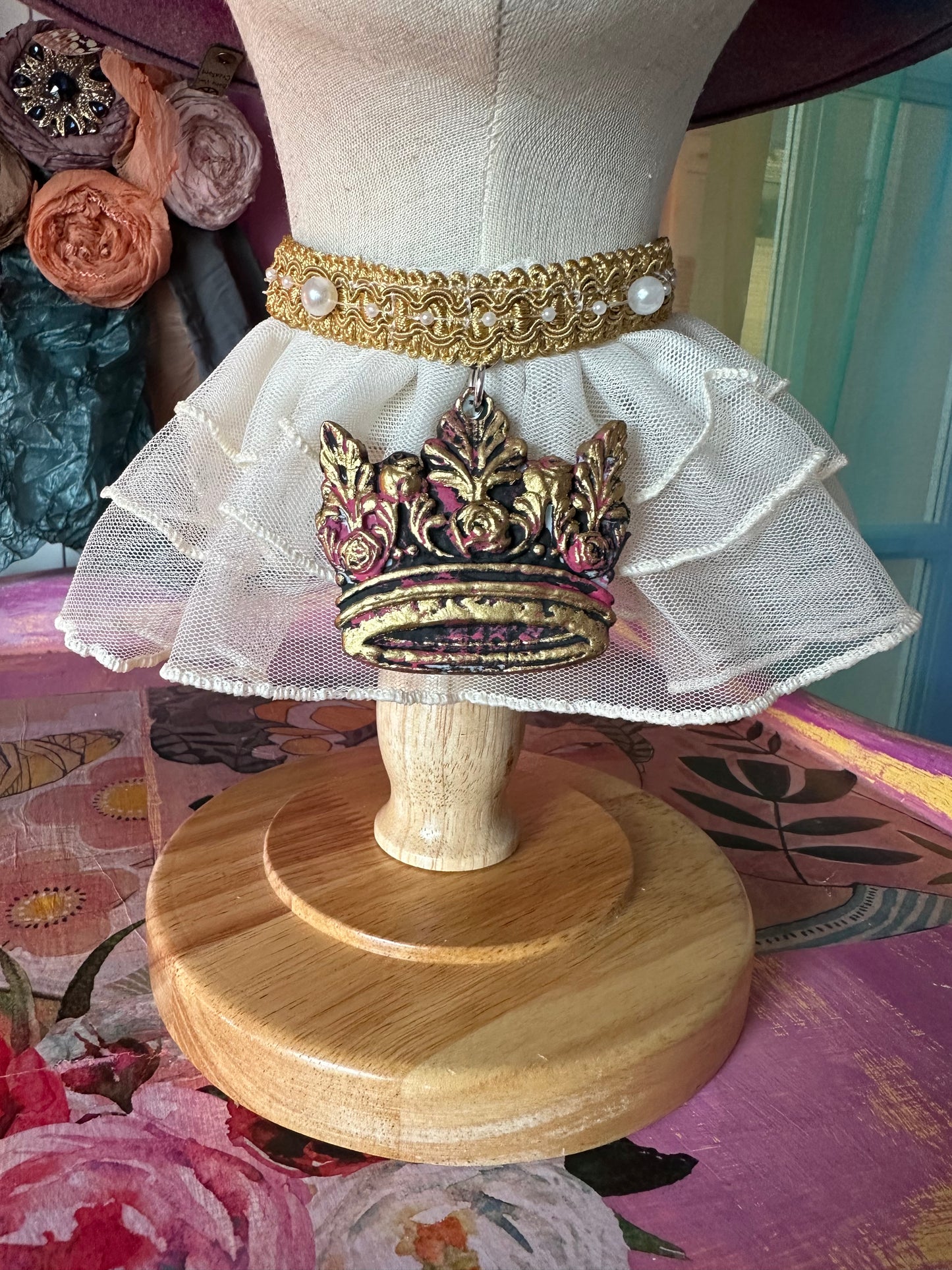 Royalty Choker