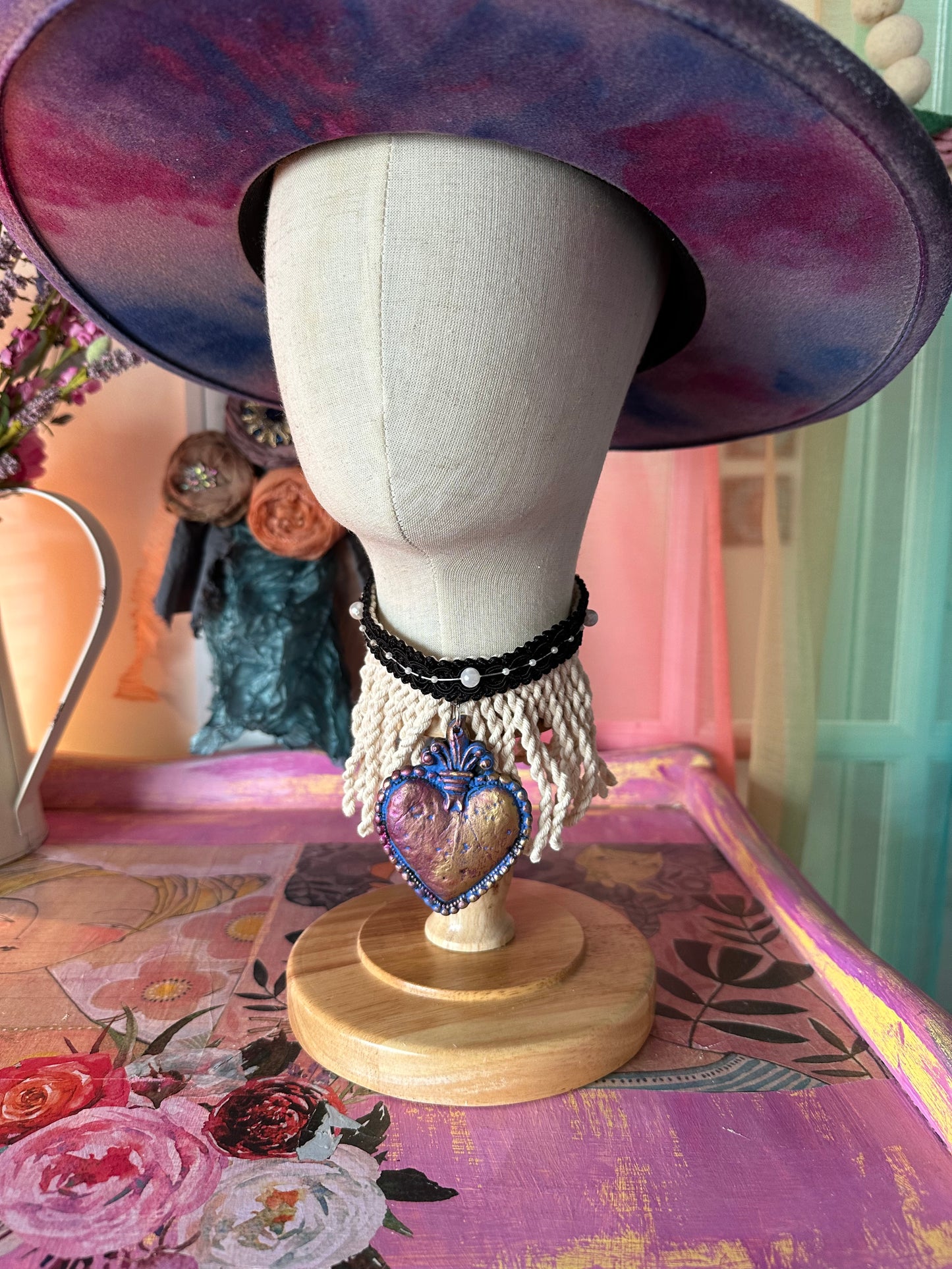 Royalty Choker