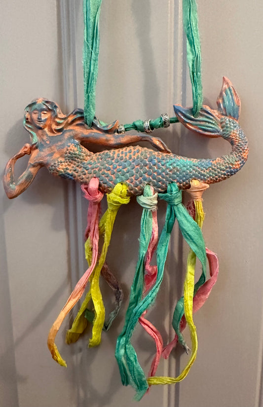 Vintage sari resin necklace