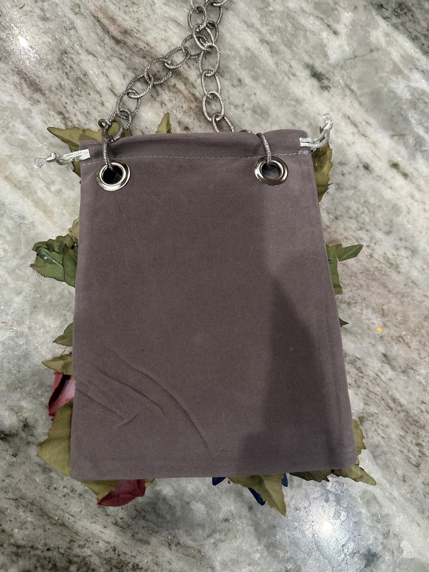 Floral Garden phone case necklace (2)